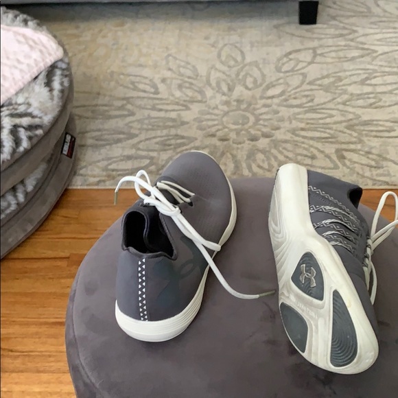 Shoes - Picture 3 of 4